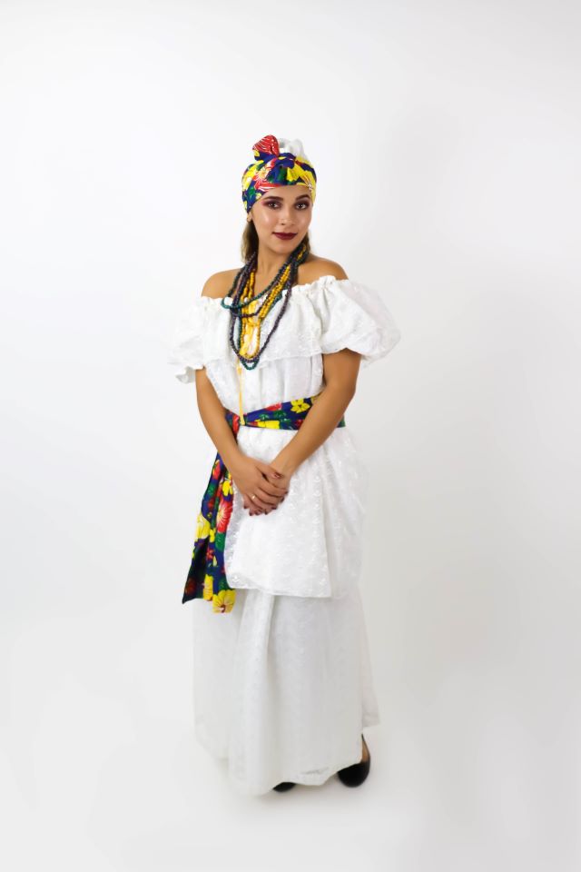 Baiana branca/azul/amarelo